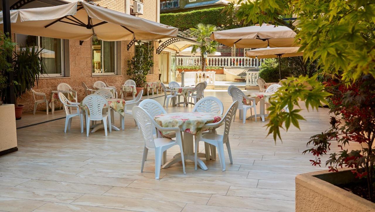 Hotel Plaza Tabiano Terme エクステリア 写真