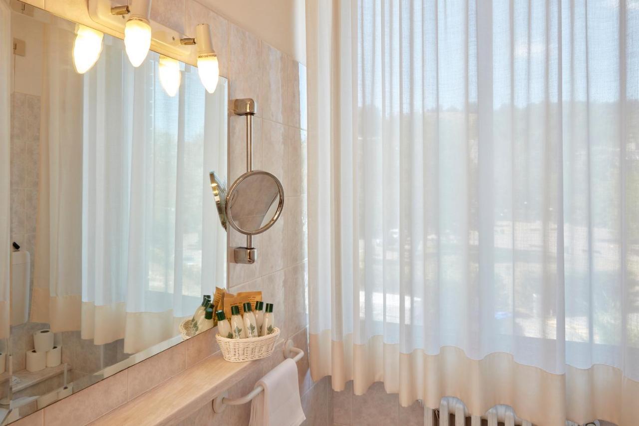 Hotel Plaza Tabiano Terme エクステリア 写真