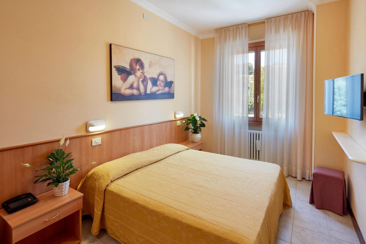 Hotel Plaza Tabiano Terme エクステリア 写真
