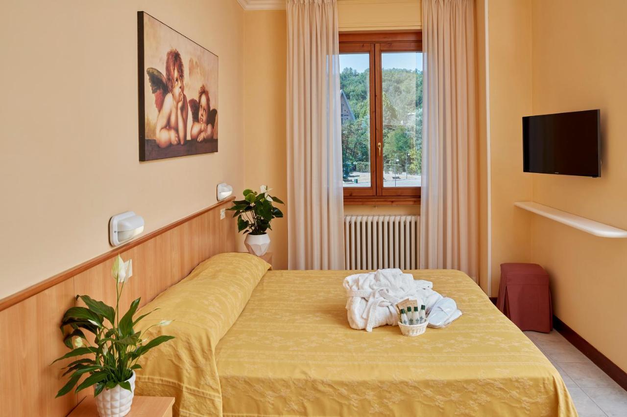Hotel Plaza Tabiano Terme エクステリア 写真