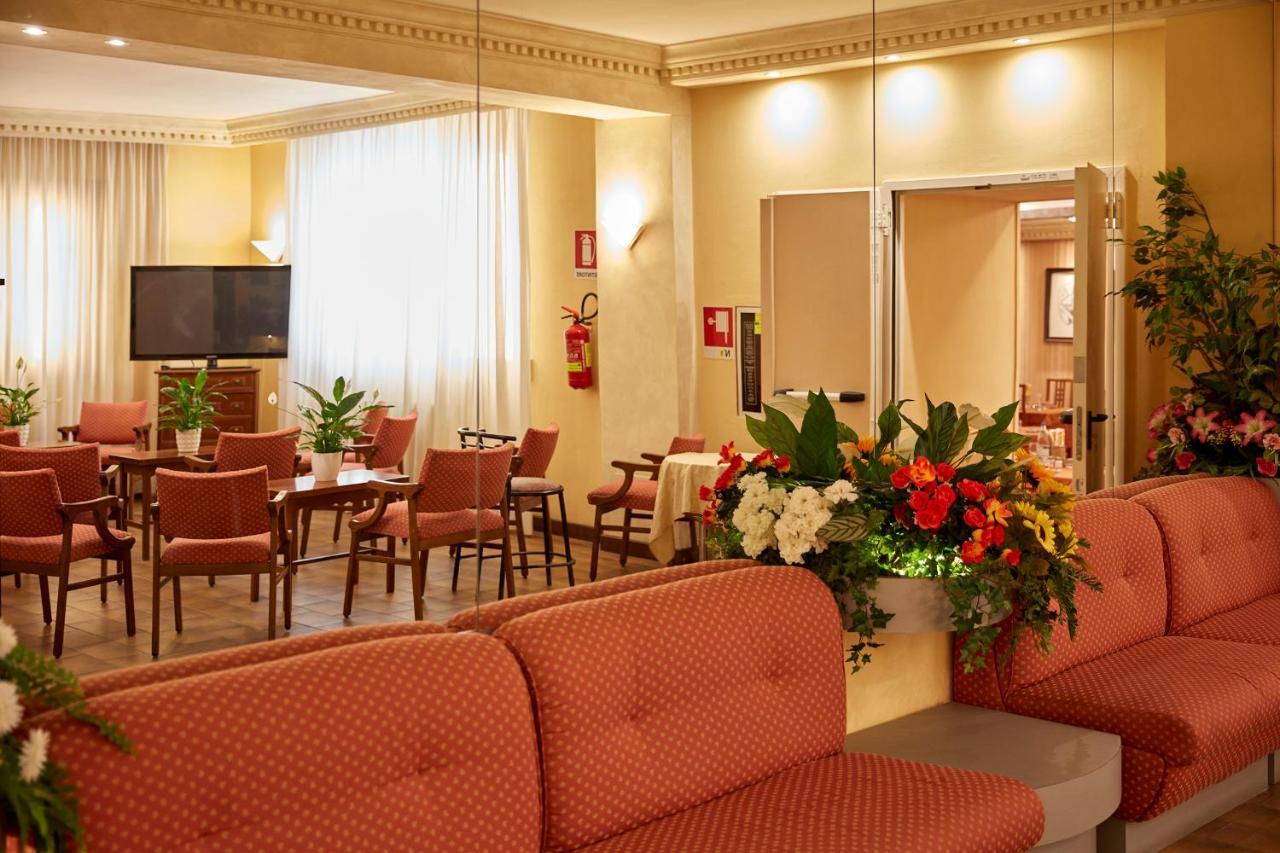 Hotel Plaza Tabiano Terme エクステリア 写真