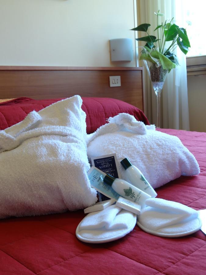 Hotel Plaza Tabiano Terme エクステリア 写真